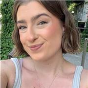 Profesora particular en Infantil y primaria. Estudio doble grado infantil primaria (entro en cuarto año). Apoyo todas las materias