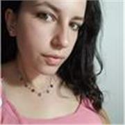 Diplomata al Liceo Linguistico, laureanda in infermieristica