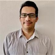 Profesor de informática ofrece clases particulares online principalmente