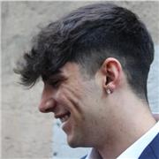 Studente universitario specializzato in chimica, biologia, scienze, ma anche matematica fisica e italiano a livello liceale.