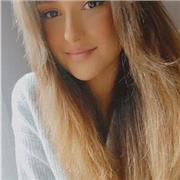 Estudiante de psicología, enseña matematicas, lengua castellana, conocimiento del medio(cursos primaria y secundaria)