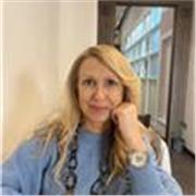 Insegnante madrelingua inglese esperta in conversation , reading comprehension skills