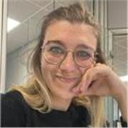 Disponibile per lezioni di italiano o aiuto compiti.Mi chiamo Jenny ho una laurea triennale in lingue e una magistrale in Economia