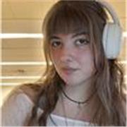 Amable, atenta, responsable. Apta para dar clase a aquellos que quieran dejar volar su imaginación para escribir