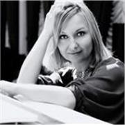 PIANISTA-CONCERTISTA, PROFESORA DEL CONSERVATORIO PROFESIONAL IMPARTE CLASES DE PIANO