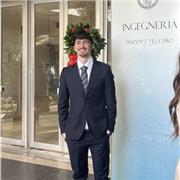 Laureato in Ingegneria Gestionale, offro lezioni di Fisica con metodo chiaro e rigoroso. Esperienza pluriennale con studenti