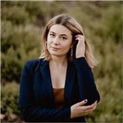 Docente especializada en Creación de Contenido con más de 7 años de experiencia. Beauty Influencer +650K|UGC| Content Creator