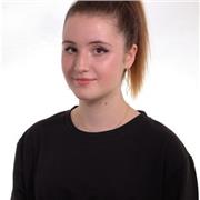 Profesora da clases de inglés, lengua, y ayudo a hacer deberes