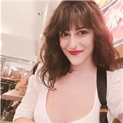 Graduada en filosofía imparte clases tanto de filosofía como de lengua y literatura castellana. Dirigido tanto a alumnos de ESO como de bachiller