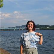 Native French woman ready to help you improve your French according to your objective