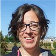 Profesora titulada con más de 15 años de experiencia da clases de inglés y música. 