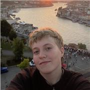 Estudiante de segundo de Medicina y doy clases de Inglés, Biología, Matemáticas, Lengua y Química, a primaria, ESO y Bachillerato