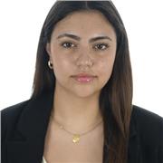 Certificada en grado de auxiliar administrativo. Con 1 año y medio de experiencia.