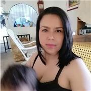 Profesor ciencias naturales muy comprometida en la educación