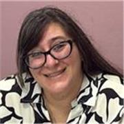 Profesora de Español dicta clases a adolescentes y adultos