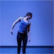 Professeure de danse contemporaine – tous niveaux
