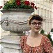 Laureanda Canto presso conservatorio impartisce lezioni di canto, pianoforte e musica