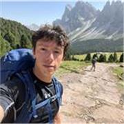 Laureato in Fisica e Astrofisica per lezioni di Fisica e Matematica