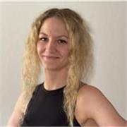 Personal Trainerin für Fitnesstraining-Krafttraining, Stretching und Beweglichkeit - für Anfängerinnen in jedem Alter. 