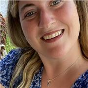 I have a degree in economics and business management and I am now pursuing my second degree in Psychology, an Italian mother tongue, I teach Italian lessons for foreigners