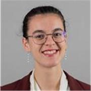 Jurista y ex opositora, especialista en clases particulares de Derecho, en concreto Administrativo, de la UE y Constitucional
