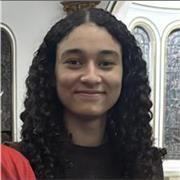 Professora de matemática recém formada no Ensino Médio, para auxiliar e reforçar as matérias aprendidas na escola