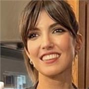 Laureata in Psicologia e da due anni entrata nel mondo della scuola grazie alle Mad. Disponibile per lezioni di italiano, storia