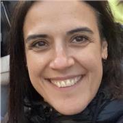 Profesora titulada en primaria cuya principal virtud es la empatía con los alumnos para reconocer sus necesidades y sus virtudes