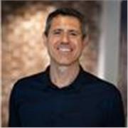 Profesor de Administración de empresas apto para todas las edades.