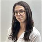 Deutschlehrerin, die deinen Weg zur Sprachkompetenz neu definiert. 