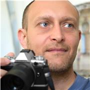 Professionista offre lezioni di grafica e fotografia