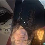 Soy una buena niña, muy educada y ejemplar. Me caracterizo por mi respeto hacia los demás, mis buenos modales y mi forma 