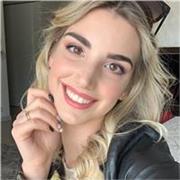Studentessa di scienze pedagogiche, laurea magistrale. Diplomata liceo linguistico. Disponibile per lezioni di italiano e discipline umanistiche