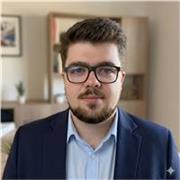 Profesor para dar clases de mates de bachillerato y primero de carrera de ade o marketing