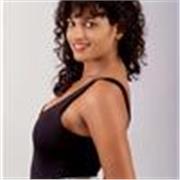 Ortodoncista india que puede dar clases en ingles.