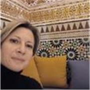 Laureata in chimica vecchio ordinamento impartisce lezioni di chimica, matematica e scienze ad alunni di scuola media e finonal terzo liceo