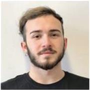 Ingegnere che impartisce lezioni di materie scientifiche