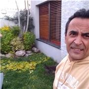 Soy un profesional Argentino/Italiano, he vivido 10 años en Italia y me gusta enseñar un idioma tan bello como el italiano, a personas que deseen o necesiten aprenderlo