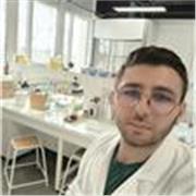 Professeur particulier de chimie, donne cours de soutien scolaire aux étudiants niveau collège / lycée