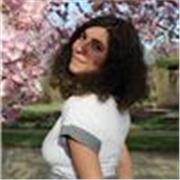 Sono una ragazza empatica e disponibile. Cerco di spiegare nel modo più semplice possibile, tentando anche di fare esempi di vita