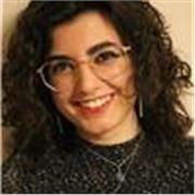 Laureata in contemporary Humanities insegna scrittura, letteratura e filosofia