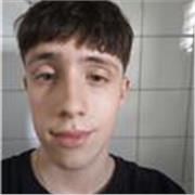 Chico joven con ganas de trabajar y enseñar 