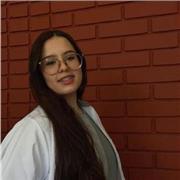 Profesora de física básica y química orgánica e inorgánica para jóvenes