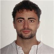 Estudio Ciencias del Deporte en Estados Unidos, he dado clases antes, tengo flexibilidad de horarios por el momento y enseñanza práctica, sobre todo impartida en inglés para hacerlo más dinámico