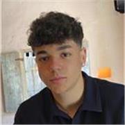 
Desde los 3 años juego a fútbol federado. Esto me ha dado hábitos de entrenamiento.
Puedo dar clases a todo tipo de personas.