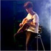 Studio al liceo musicale. Offro lezioni di chitarra per principianti