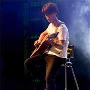 Studio al liceo musicale. Offro lezioni di chitarra per principianti