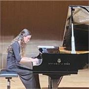 Profesora de Piano y lenguaje musical en Pamplona para todos los niveles 