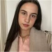 Online-Englischlehrerin Esra: Hilfe beim Sprachenlernen bis zum Abitur!