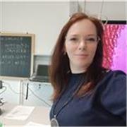 Insegnante di matematica e scienze , faccio spesso le supplenze, e sono laureata in Biologia e Chimica 